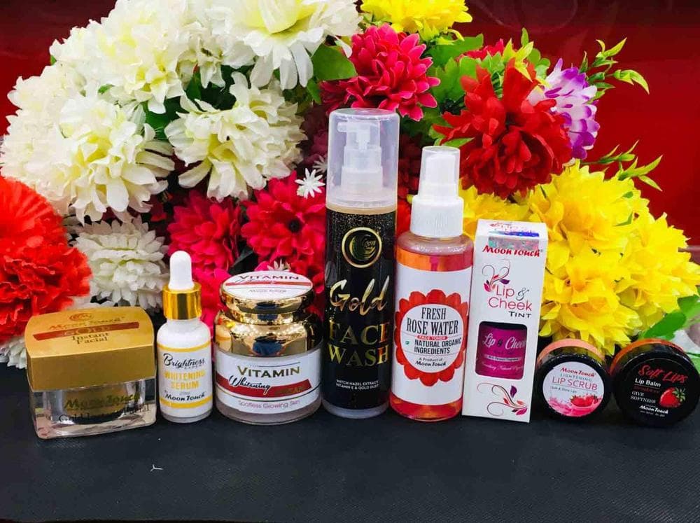 8-in-1 Glowing Skin Care Set for All Skin Types in Pakistan