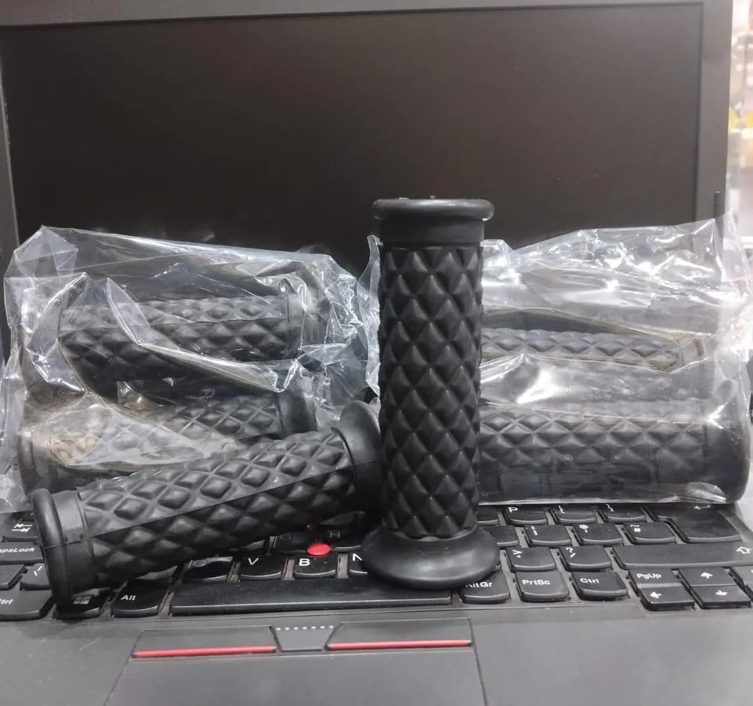 Cafe Racer Handlebar Grips Black Diamond Rubber Grip