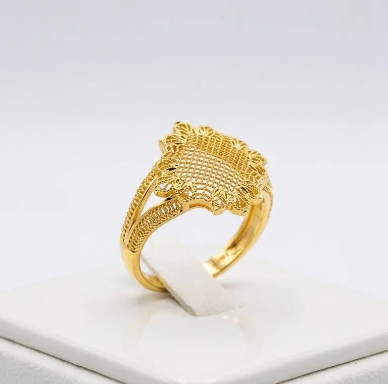 Golden Crown Shaped Women's Wedding Ring