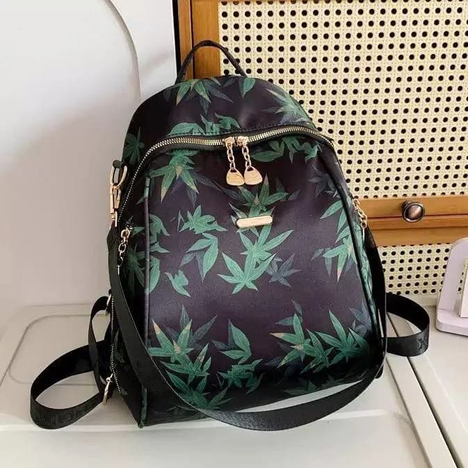 Stylish Green Bamboo Print Backpack for Daily Use