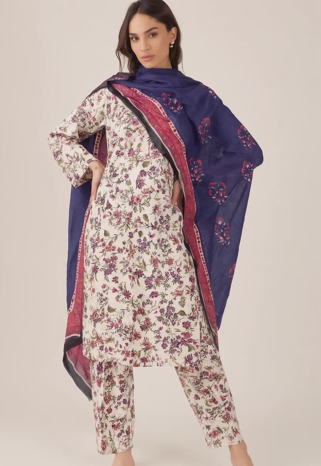 Stylish 3 Pcs Women's Unstitched Digital Print Suit