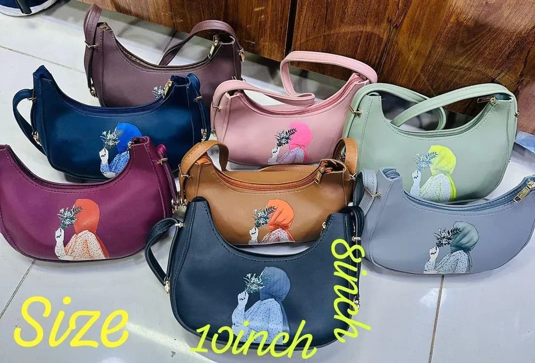 Green Women's Leather Shoulder Bag with Printed Design