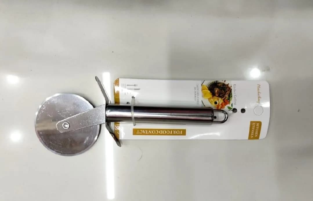 Electric Pizza Cutter Stainless Steel Silver 2x2x2"