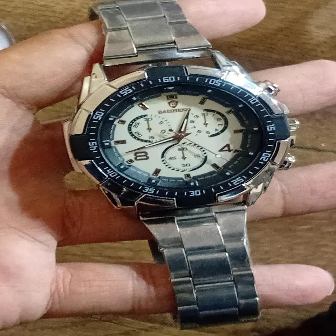 Classic Luxury Quartz Analog Watch for Men Boys Random Dial