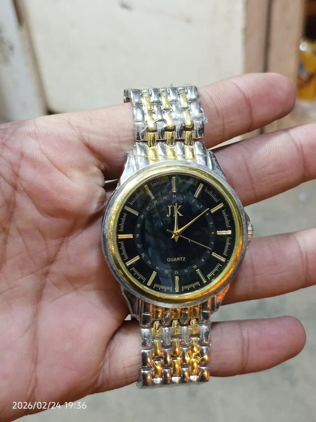 Men's Gold Silver Quartz Wristwatch with Diamond Strap