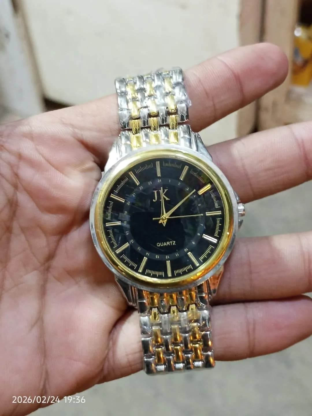 Men's Gold Silver Quartz Wristwatch with Diamond Strap