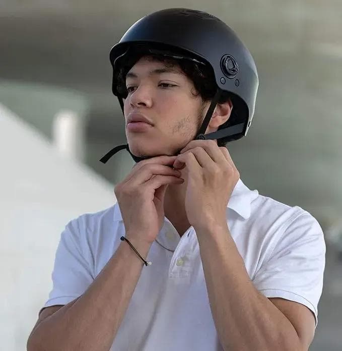 Black ABS Plastic Motorcycle Helmet with Visor