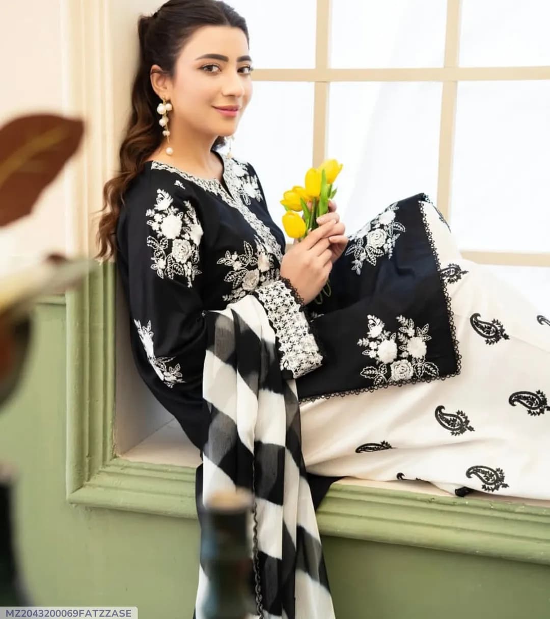 Black Embroidered 3-Piece Women's Lawn Suit Set