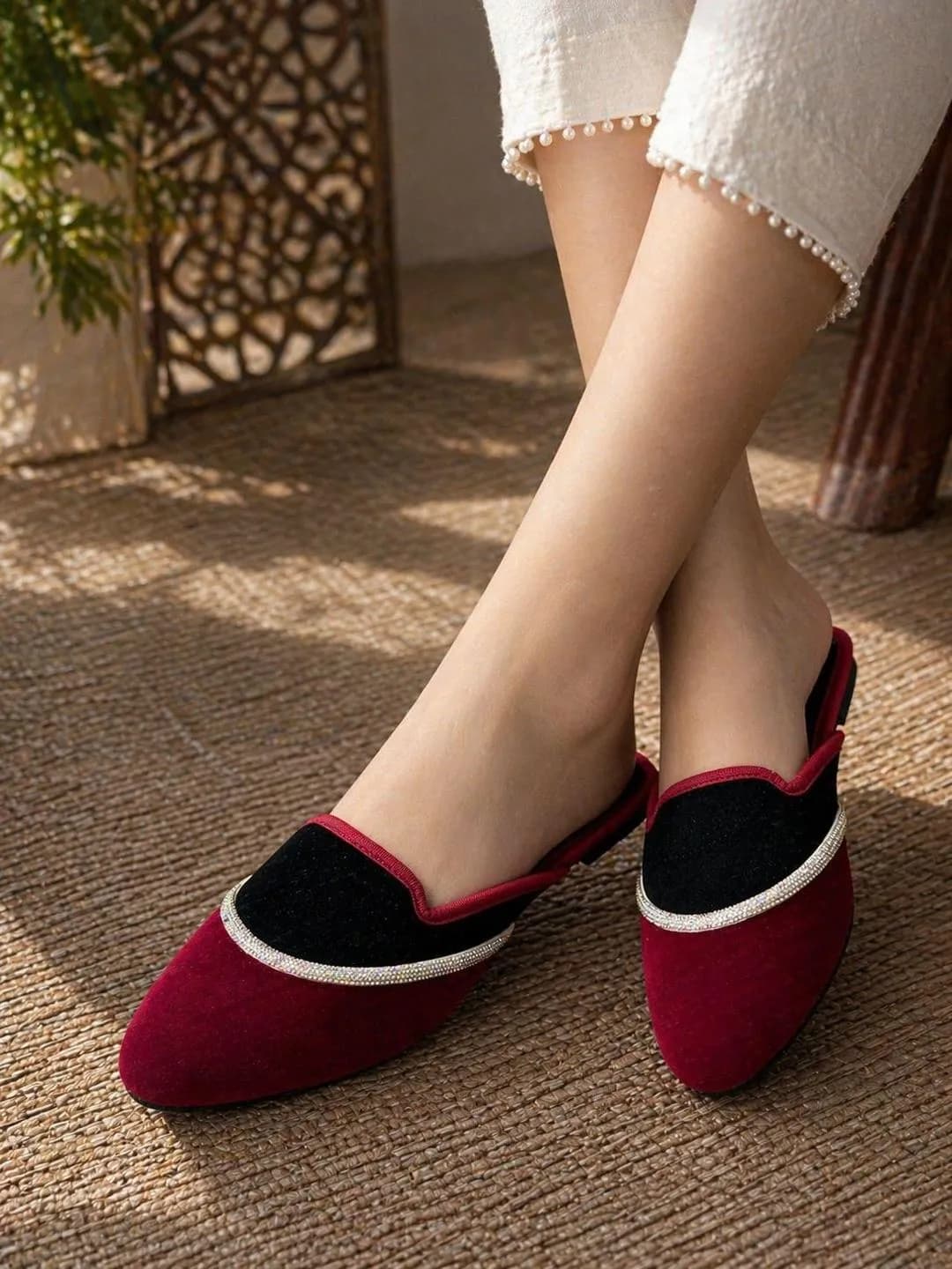 Women Red Black Flat Mules Chappal