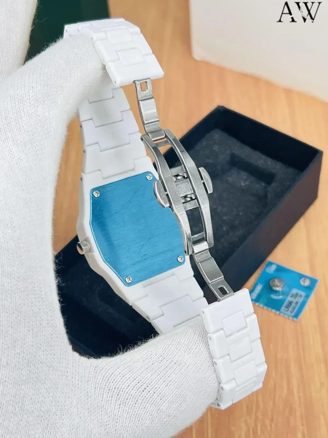 Men's White Carbon Fiber Analog Watch 33mm