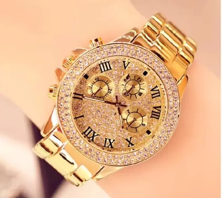 Luxury Golden Crystal Roman Dial Watch