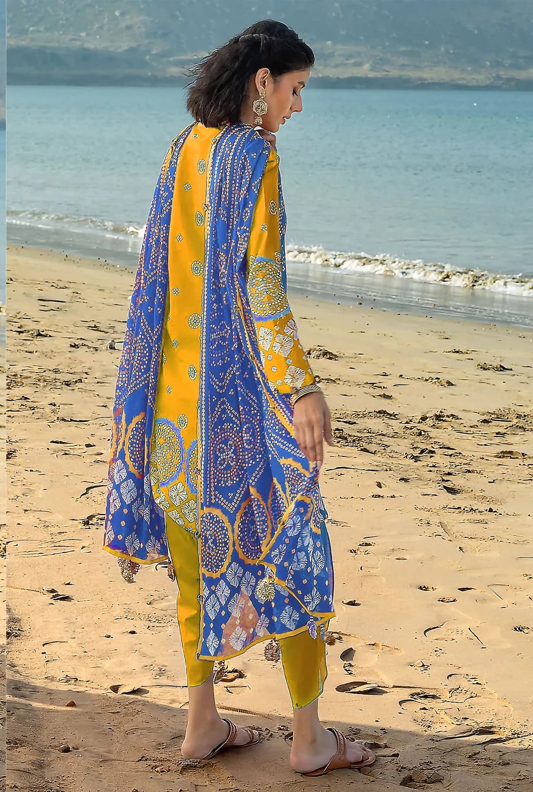 3 Pcs Women's Unstitched Printed Suit