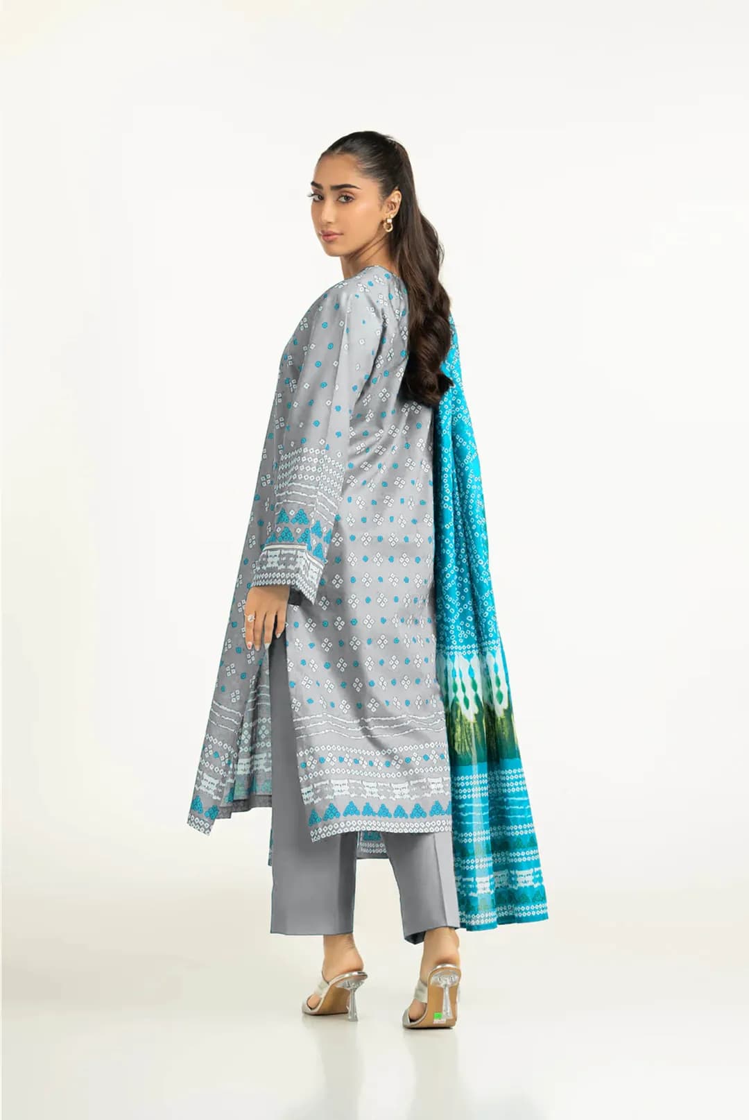 3 Pcs Women's Unstitched Printed Suit