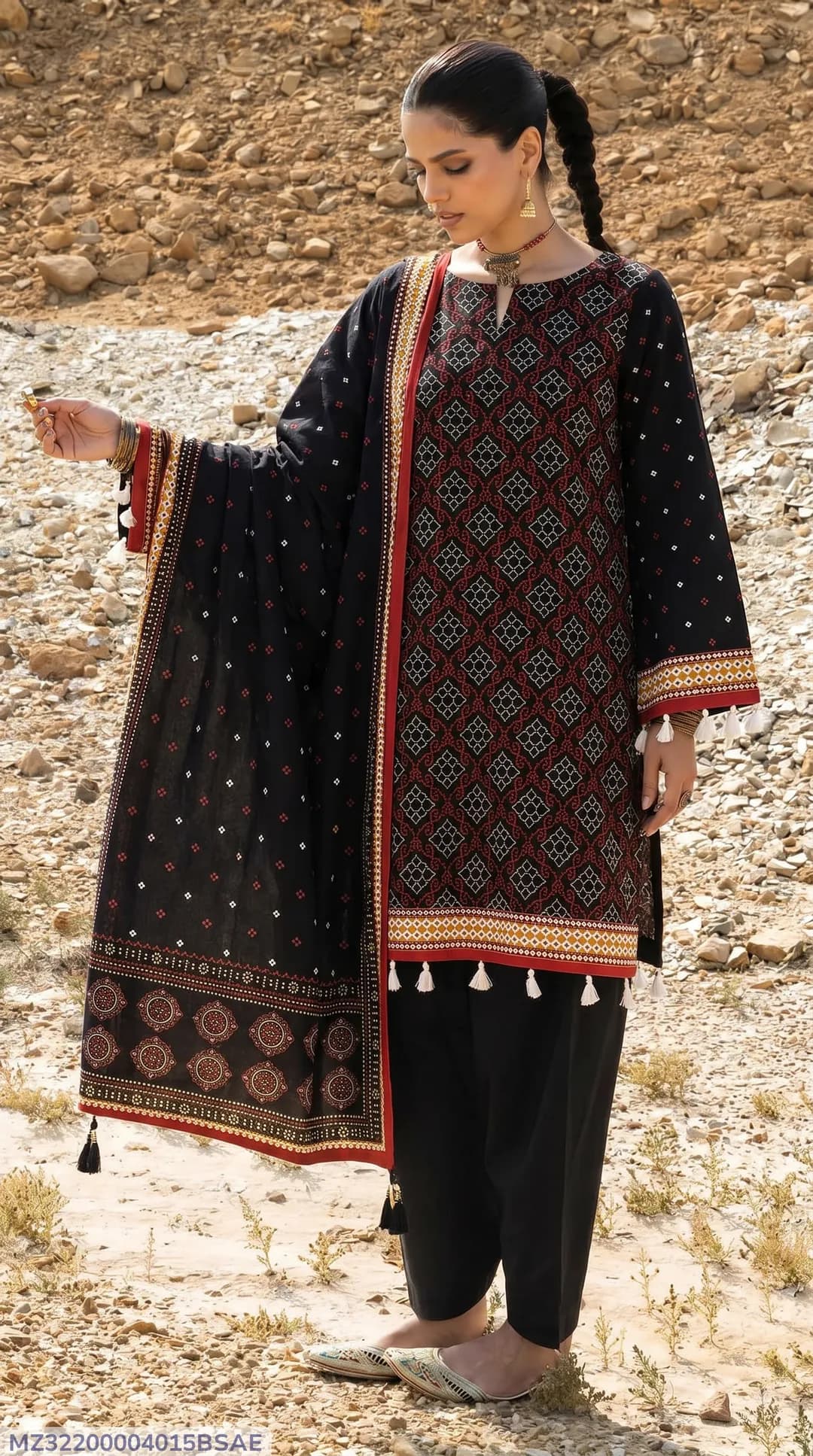 3 Pcs Women's Unstitched Printed Suit