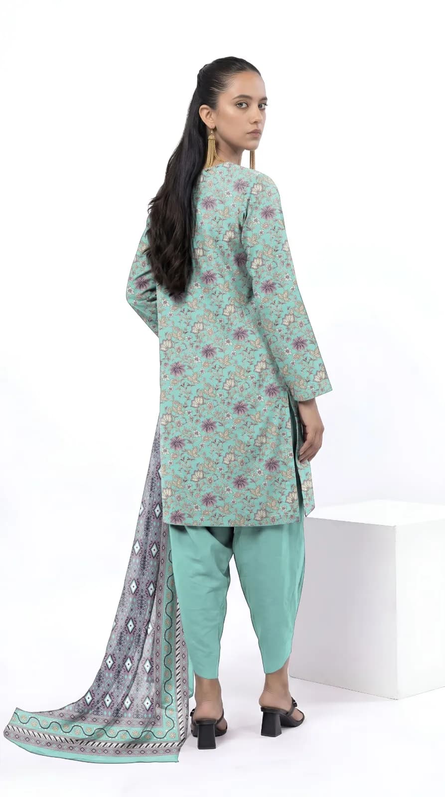 3 Pcs Women's Unstitched Printed Suit