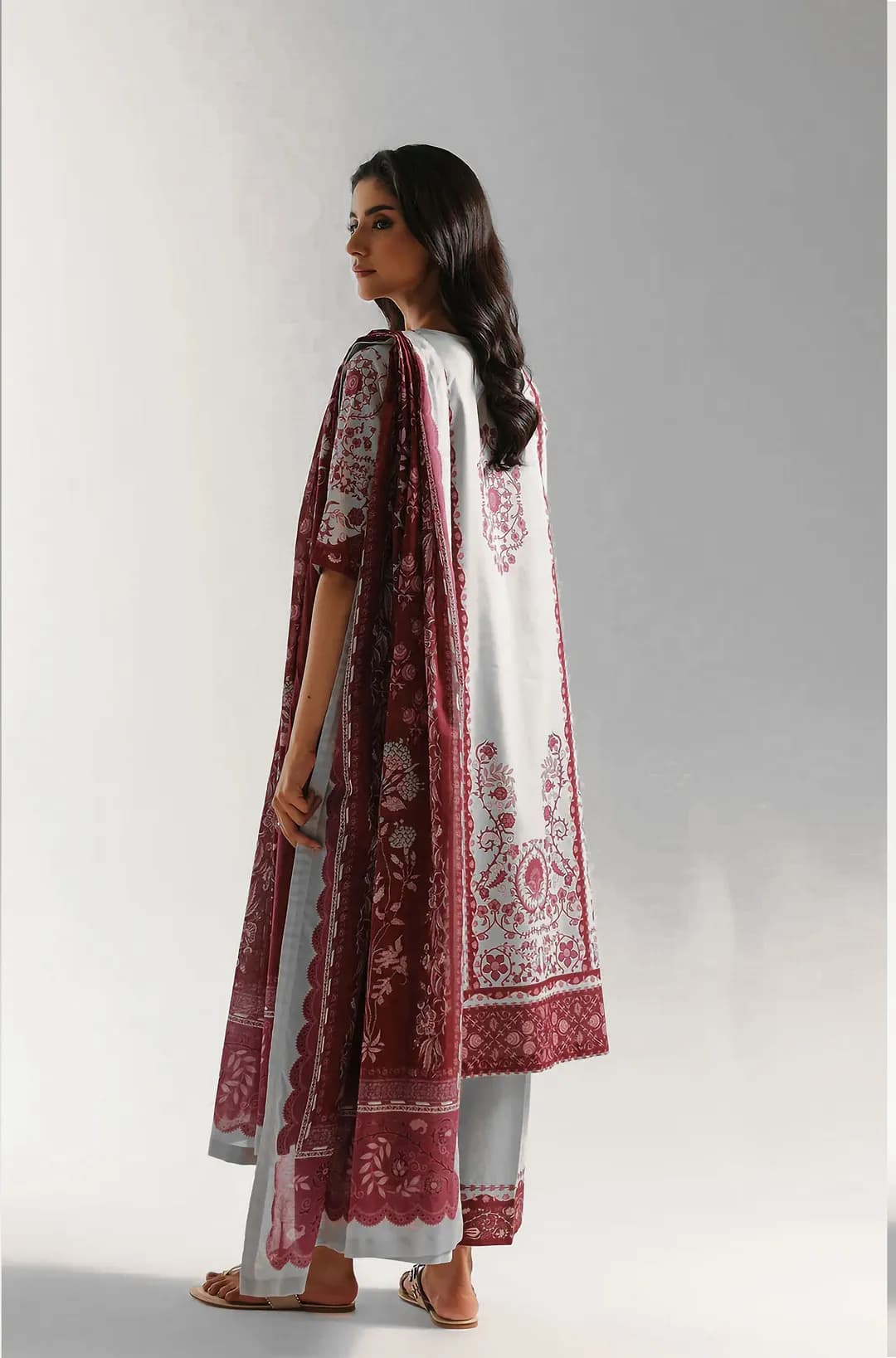 3 Pcs Women's Unstitched Printed Suit