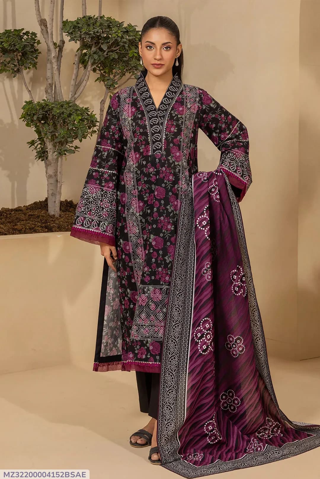 3 Pcs Women's Unstitched Printed Suit