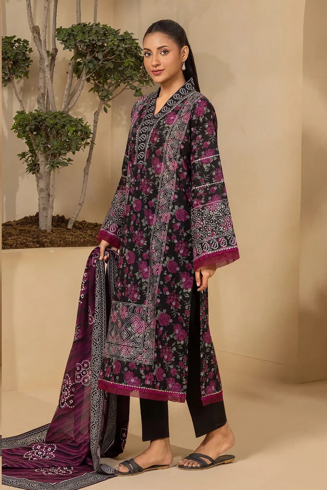 3 Pcs Women's Unstitched Printed Suit