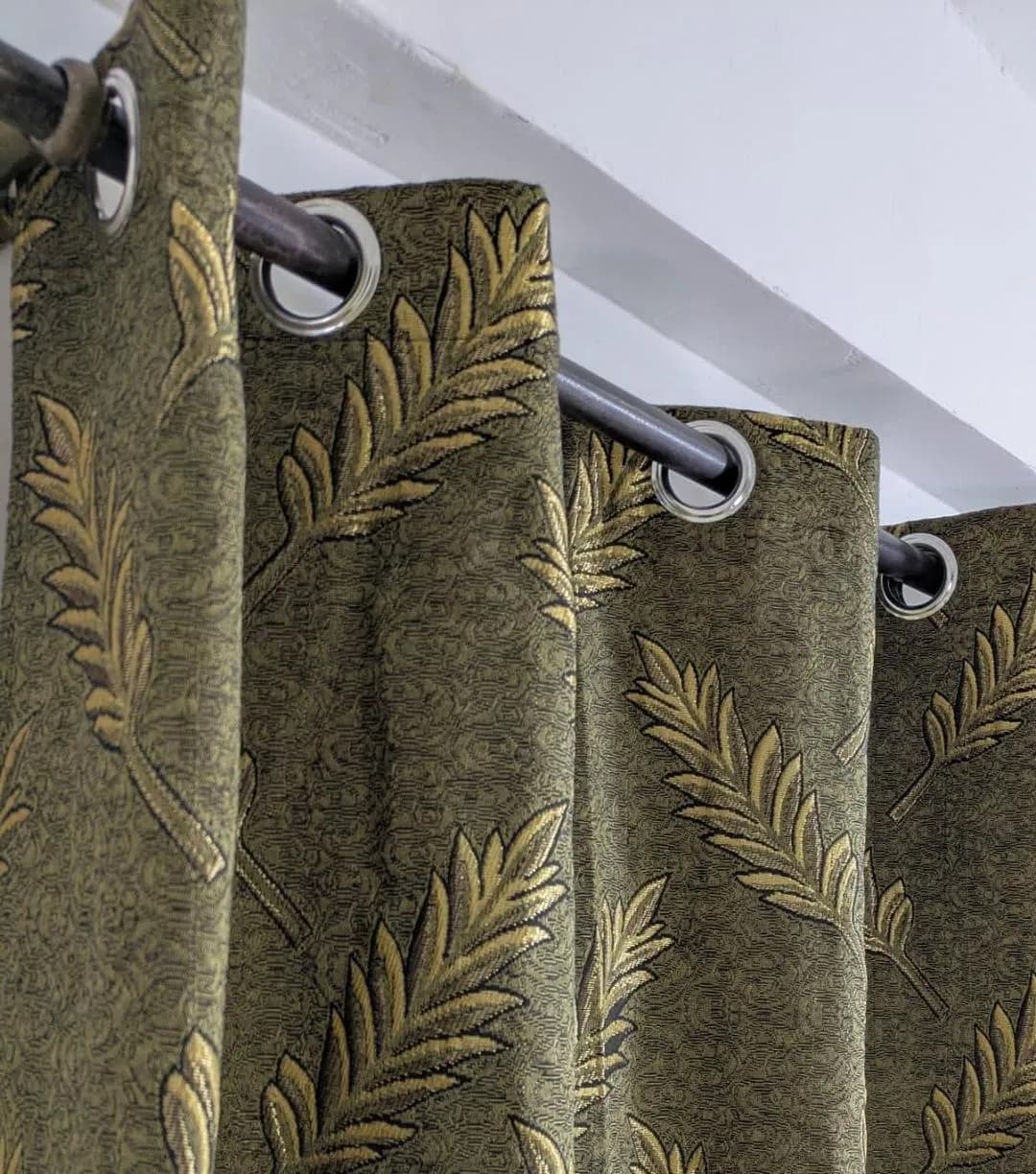 Green Velvet Jacquard Curtains with Leaf Print