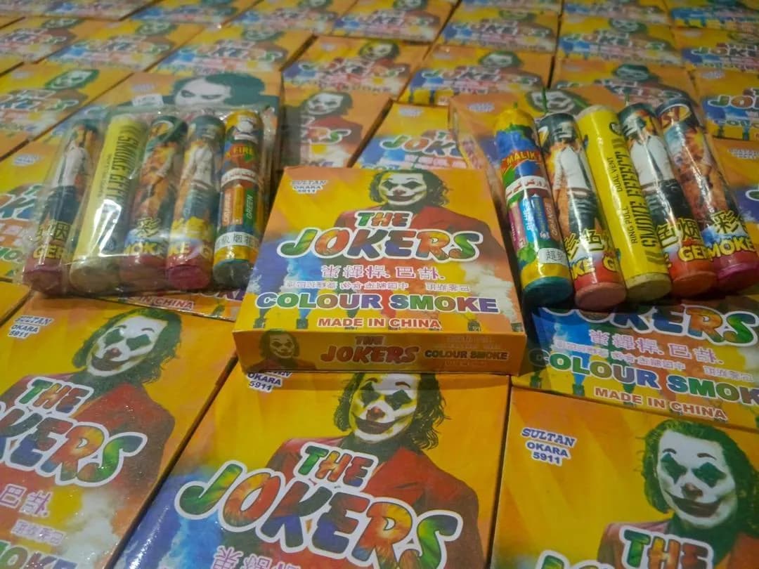 Vibrant Smoke Bombs for Weddings & Photo Shoots
