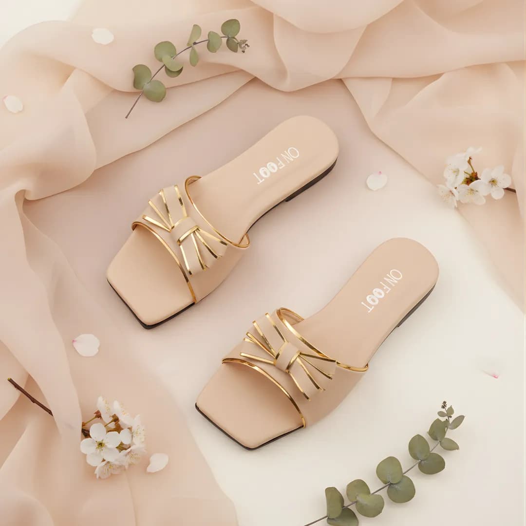Fawn Bow Flat Sandals Women's Moon Walk