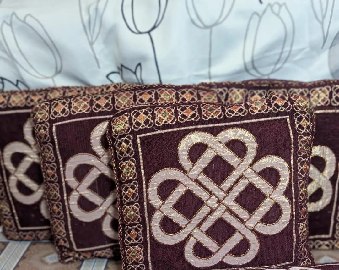 5-Piece Velvet Celtic Knot Cushion Covers Maroon Gold