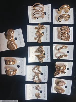 Golden Plated Women's Free Size Earrings 2 Pcs