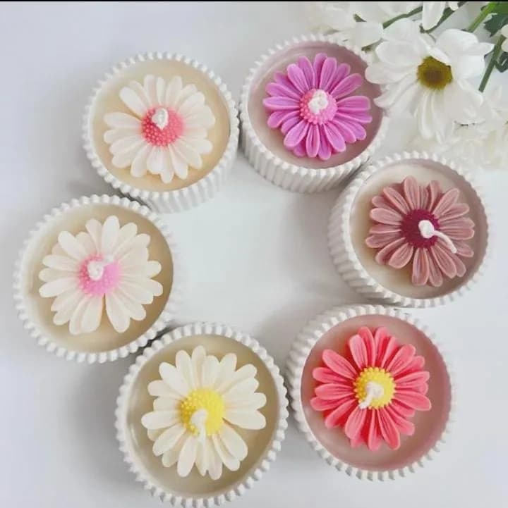 Scented Candle with Daisy Design Pink Yellow
